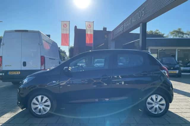 Peugeot 108 (2022) thumbnail 3