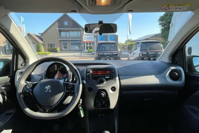 Peugeot 108 (2022) thumbnail 6