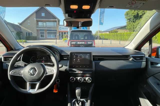 Renault Clio (2022) thumbnail 6