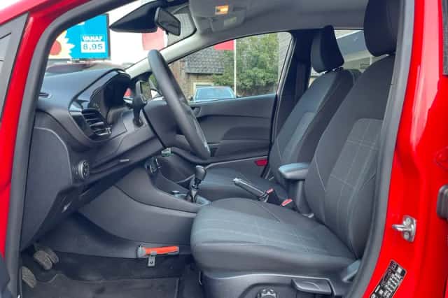 Ford Fiesta (2021) thumbnail 4