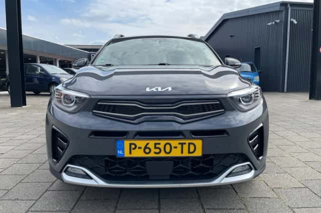 Kia Stonic (2022) thumbnail 2