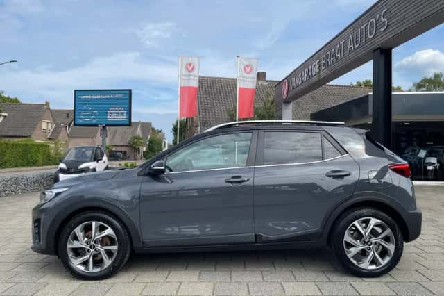 Kia Stonic (2022) thumbnail 3