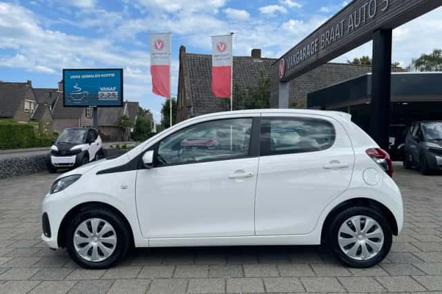 Peugeot 108 (2021) thumbnail 3