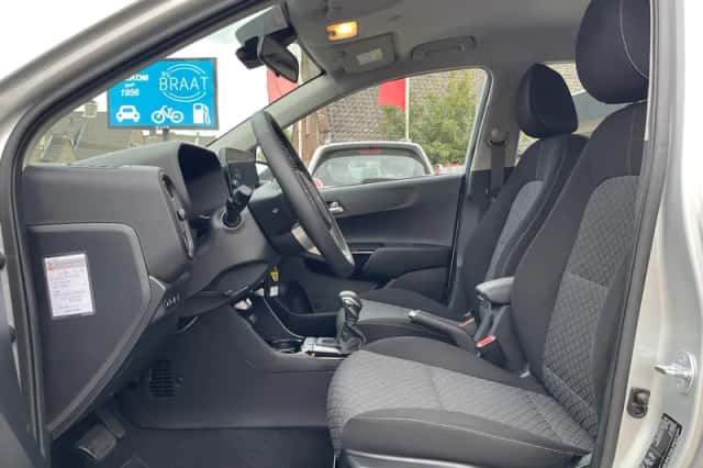 Kia Picanto (2025) thumbnail 4
