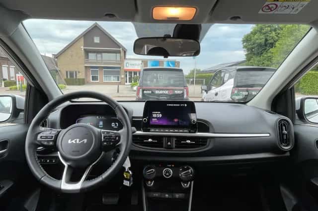 Kia Picanto (2025) thumbnail 6