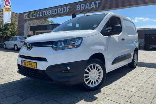 Toyota ProAce City (2022) thumbnail 1