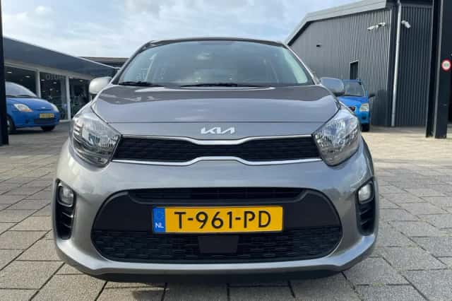 Kia Picanto (2023) thumbnail 2