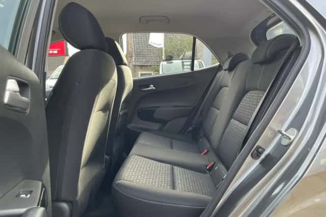 Kia Picanto (2023) thumbnail 5