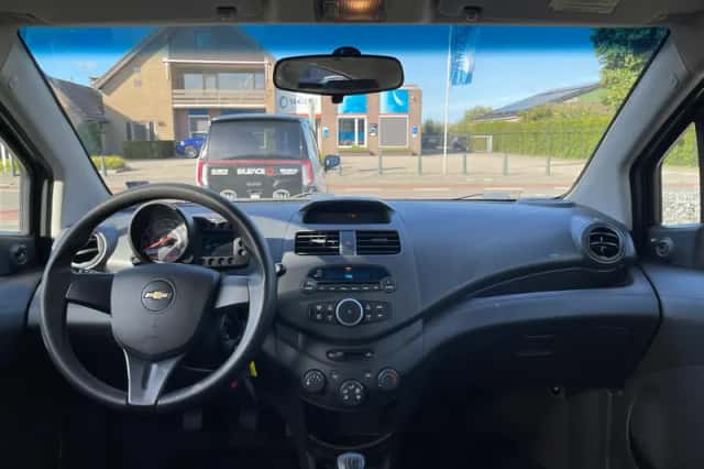 Chevrolet Spark (2011) thumbnail 6