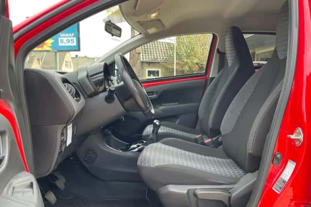 Peugeot 108 (2021) thumbnail 4