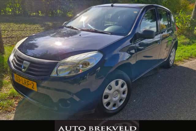 Dacia Sandero (2010) thumbnail 1