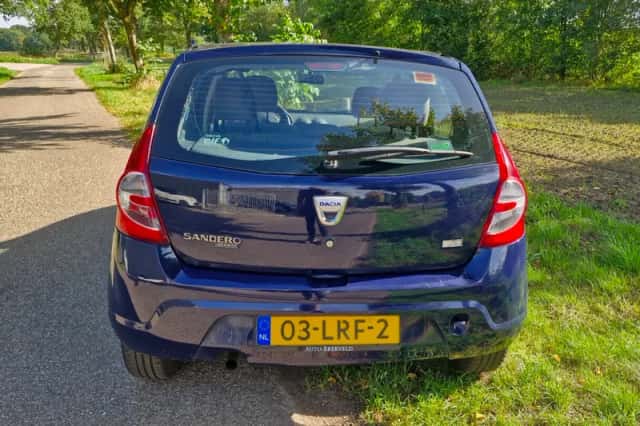 Dacia Sandero (2010) thumbnail 4