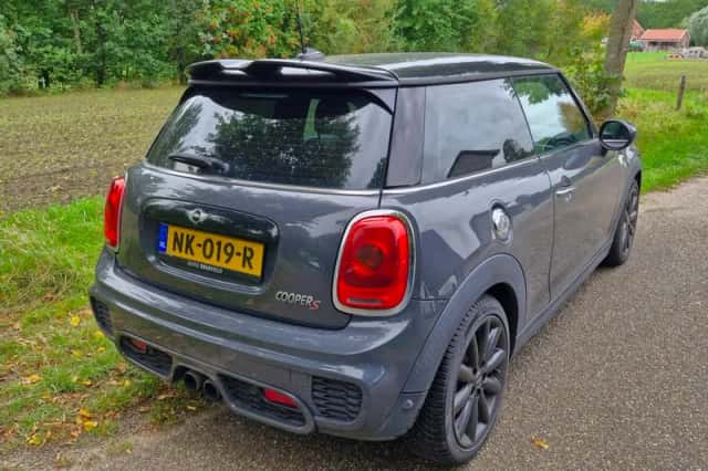 MINI Cooper S (2014) thumbnail 2