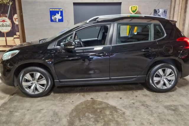 Peugeot 2008 (2016) thumbnail 2