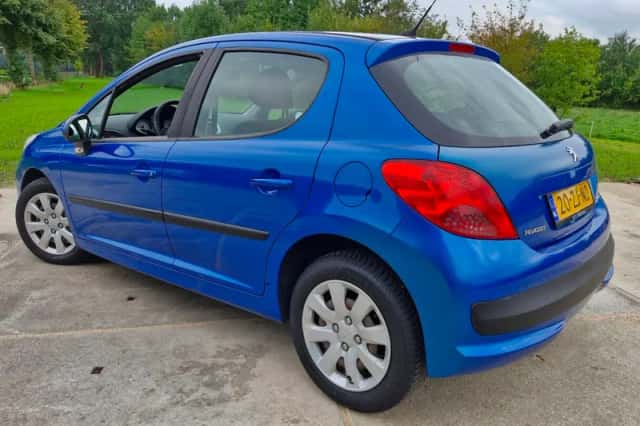 Peugeot 207 (2008) thumbnail 3