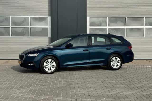 Škoda Octavia (2024) thumbnail 2