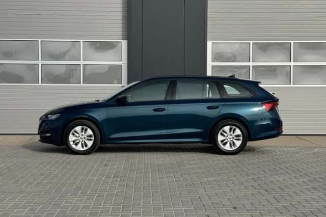 Škoda Octavia (2024) thumbnail 3