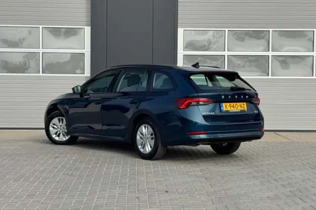 Škoda Octavia (2024) thumbnail 5