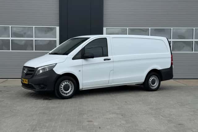 Mercedes-Benz Vito (2019) thumbnail 2