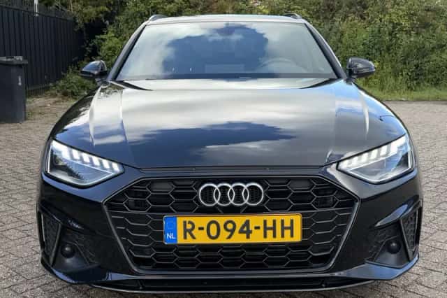 Audi A4 (2022) thumbnail 4