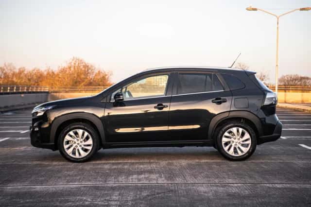 Suzuki S-Cross (2024) thumbnail 4