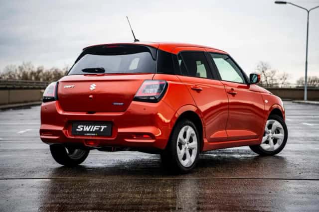 Suzuki Swift (2025) thumbnail 2