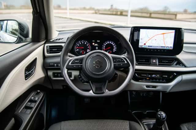 Suzuki Swift (2025) thumbnail 3