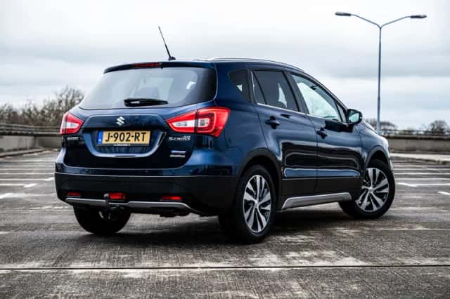 Suzuki S-Cross (2020) thumbnail 2