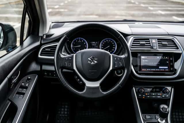 Suzuki S-Cross (2020) thumbnail 3