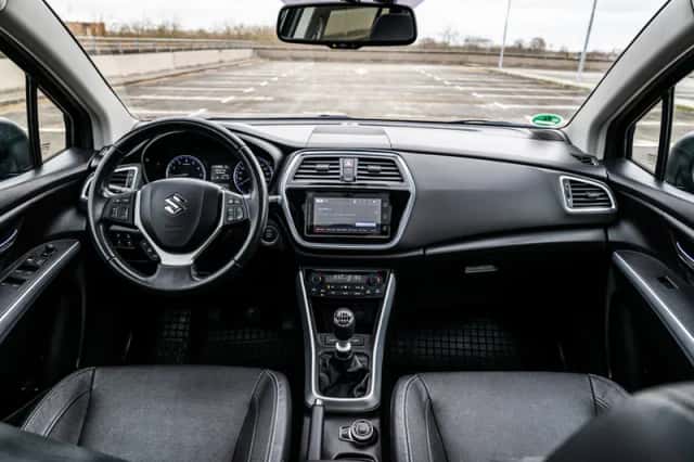 Suzuki S-Cross (2020) thumbnail 5