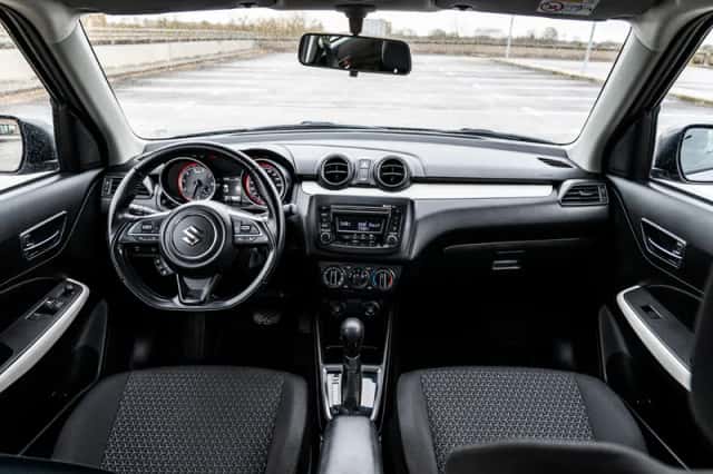 Suzuki Swift (2021) thumbnail 5