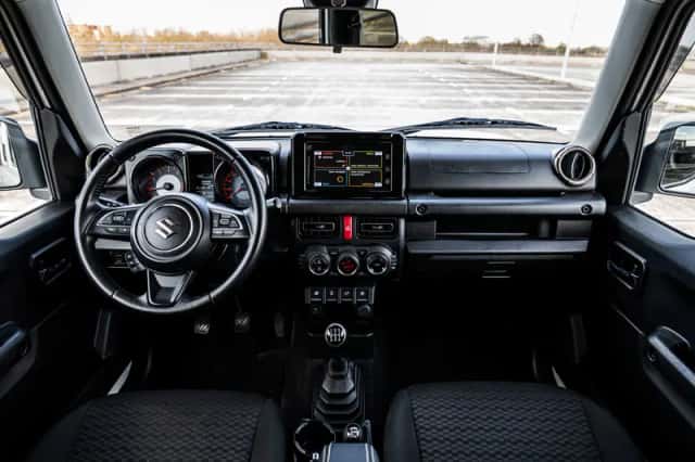 Suzuki Jimny (2018) thumbnail 5