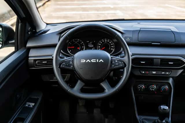 Dacia Sandero (2023) thumbnail 3