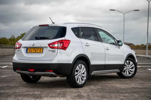 Suzuki S-Cross (2018) thumbnail 2