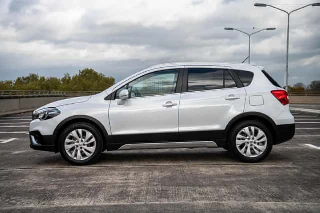 Suzuki S-Cross (2018) thumbnail 4