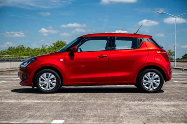 Suzuki Swift (2021) thumbnail 4