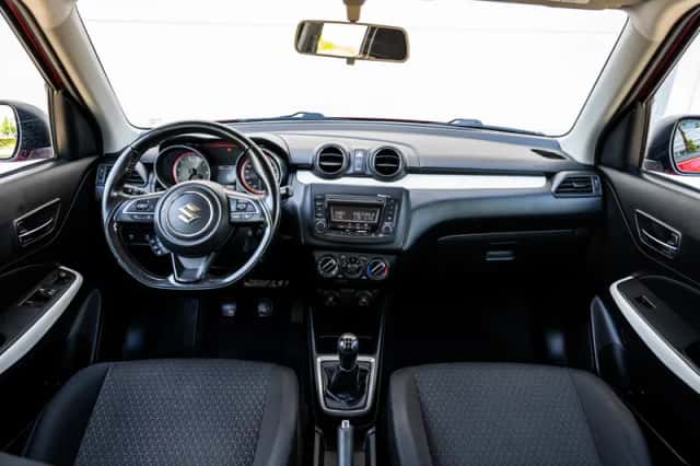 Suzuki Swift (2021) thumbnail 5