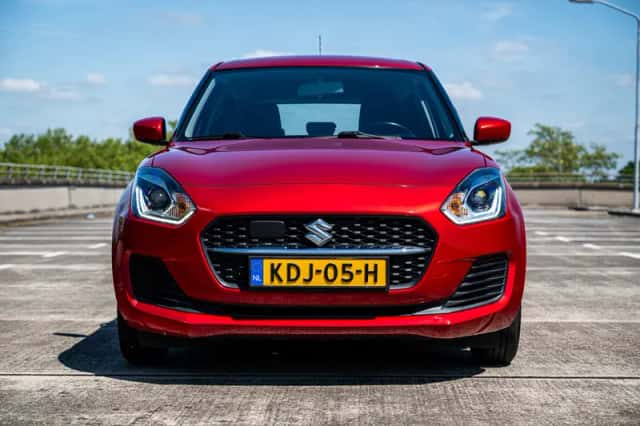 Suzuki Swift (2021) thumbnail 6