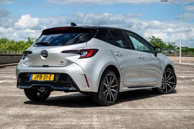 Toyota Corolla (2024) thumbnail 2