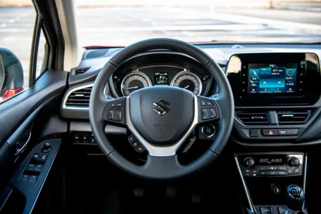 Suzuki S-Cross (2022) thumbnail 3