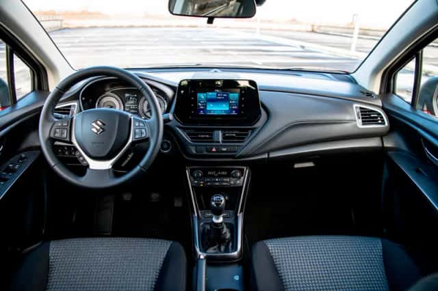 Suzuki S-Cross (2022) thumbnail 5