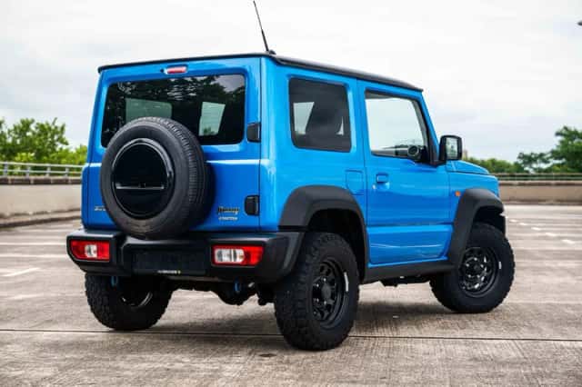 Suzuki Jimny (2019) thumbnail 2