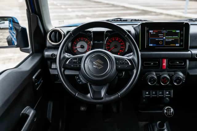 Suzuki Jimny (2019) thumbnail 3