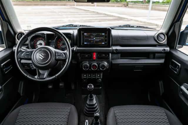 Suzuki Jimny (2019) thumbnail 5