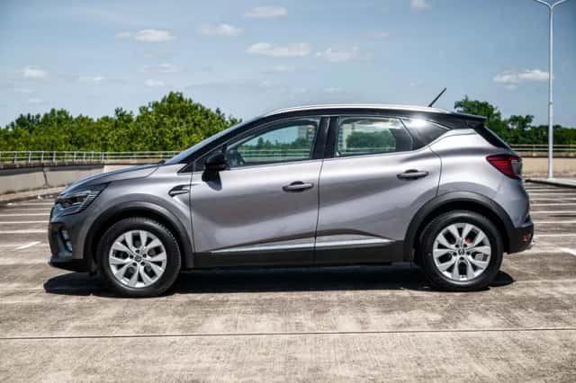 Renault Captur (2020) thumbnail 4
