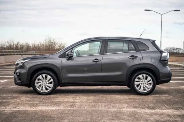 Suzuki S-Cross (2023) thumbnail 4