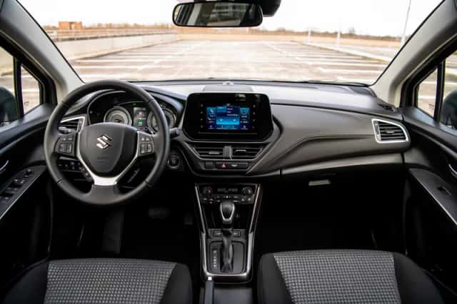 Suzuki S-Cross (2023) thumbnail 5