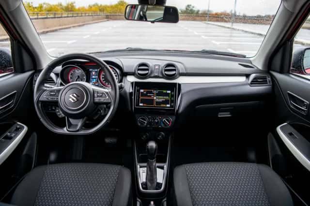 Suzuki Swift (2022) thumbnail 5