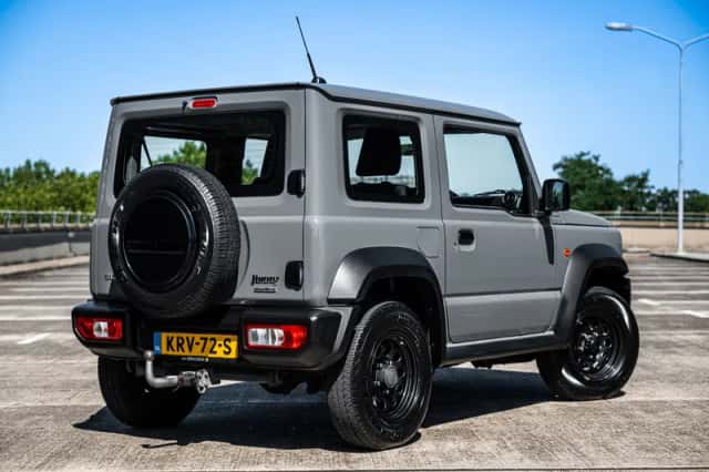 Suzuki Jimny (2019) thumbnail 2