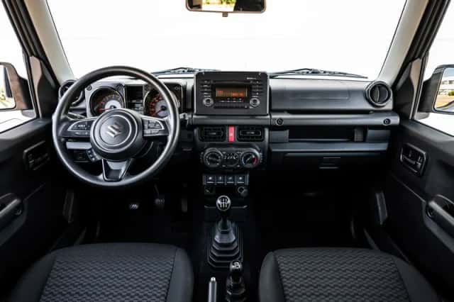 Suzuki Jimny (2019) thumbnail 5
